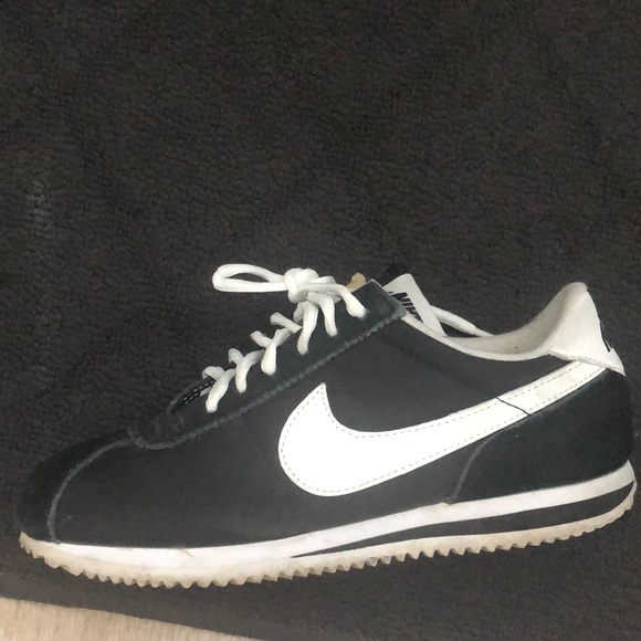 COPY - Woman’s classic Nike Cortez Nylon marathon runner. - Picture 2 of 3